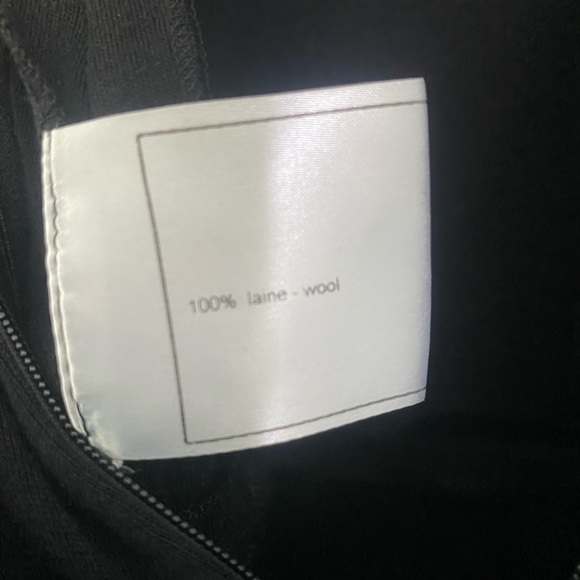 Chanel Authentic Black wool dress from 2007 fall collection as seen on Beyoncé. - Picture 11 of 17